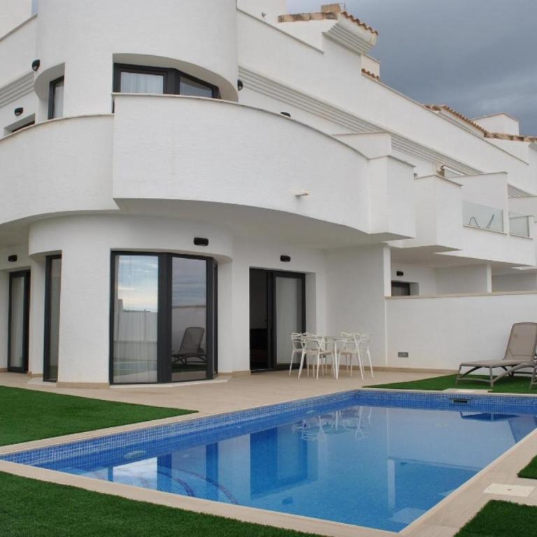 PANORAMISCH modern vakantiehuis in Finestrat bij Benidorm met 3 slaapkamers, gelegen op de 1ste lijn met privézwembad en omheinde privétuin, zicht op zee, de bergen met 'Kilómetro Vertical del Puig Campana' en op de skyline van Benidorm City en Finestrat - Casa de 3 dormitorios - 10