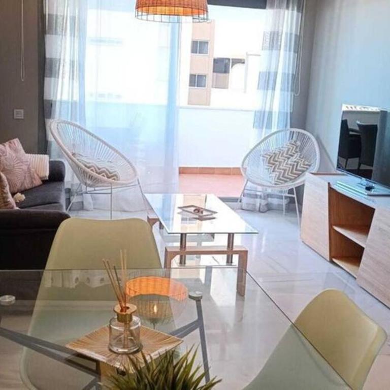 Apartamento con vistas al mar - Three-Bedroom Apartment - 5