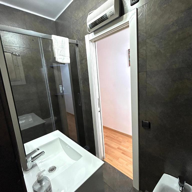 Apartment carrer d'Olesa - Three-Bedroom Apartment - 26