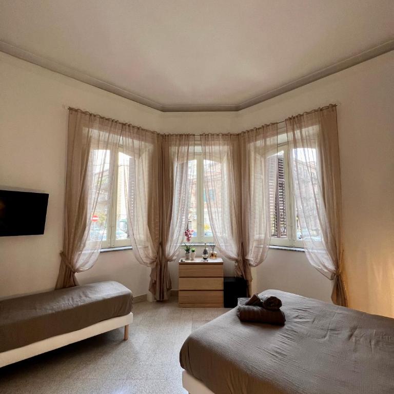 Aristocasa luxury rooms - Deluxe Room (2 Adults + 1 Child) - 4