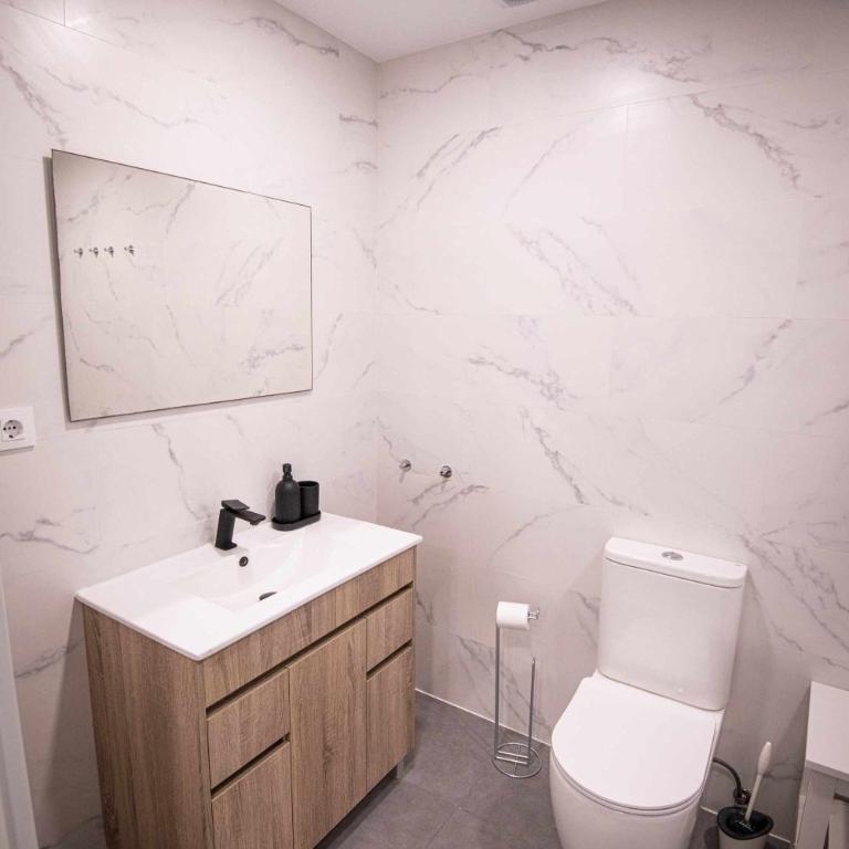 APARTAMENTO ANTONIO LOPEZ - A - One-Bedroom Apartment - 28