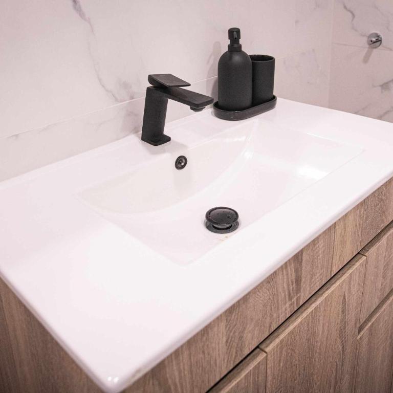 APARTAMENTO ANTONIO LOPEZ - A - One-Bedroom Apartment - 30