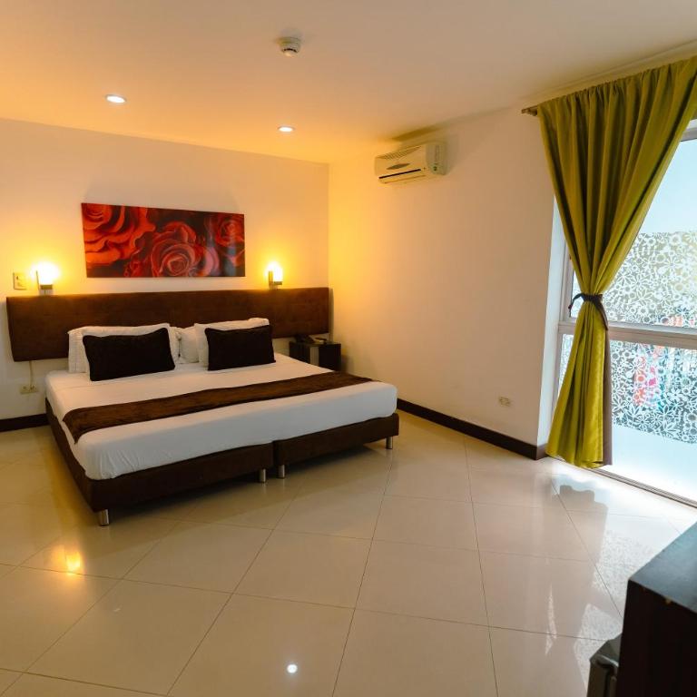 Hotel Boutique las Rosas 5 G - Deluxe King with Bathtub - 1