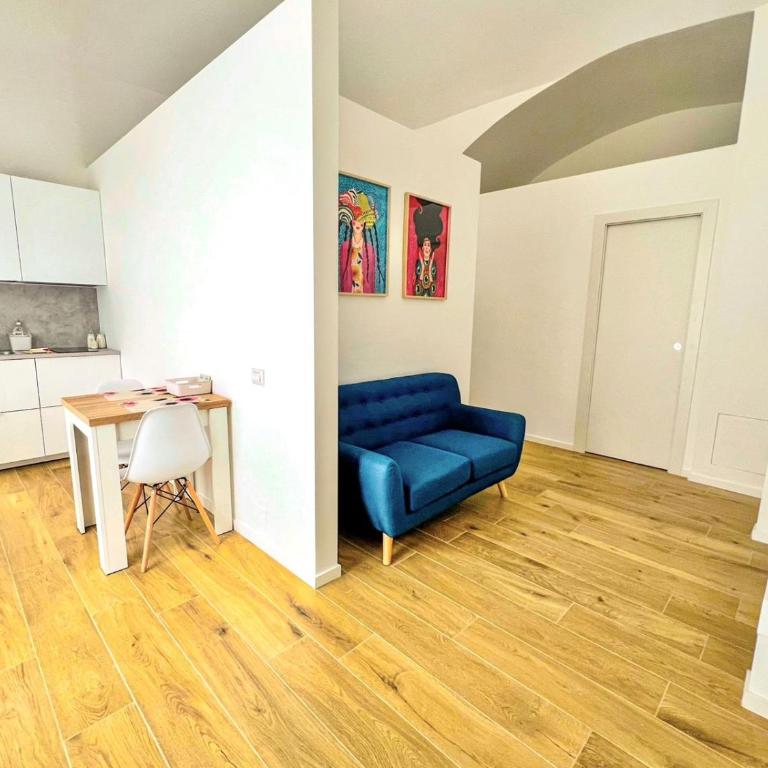 Andrea's 12 - One-Bedroom Apartment - 4