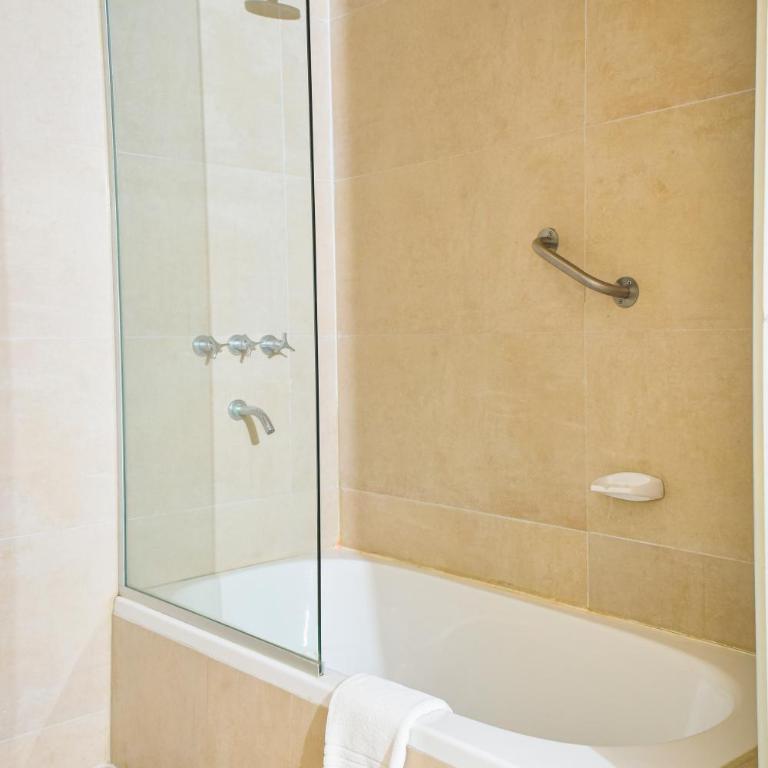 Howard Johnson Plaza & Convention Center Spa La Plata - Suite Presidencial - Para no fumadores - 7