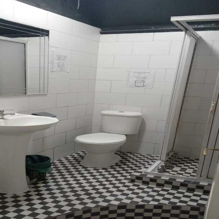 Hostal Salvador - Habitación Doble Económica - 2 camas - 2