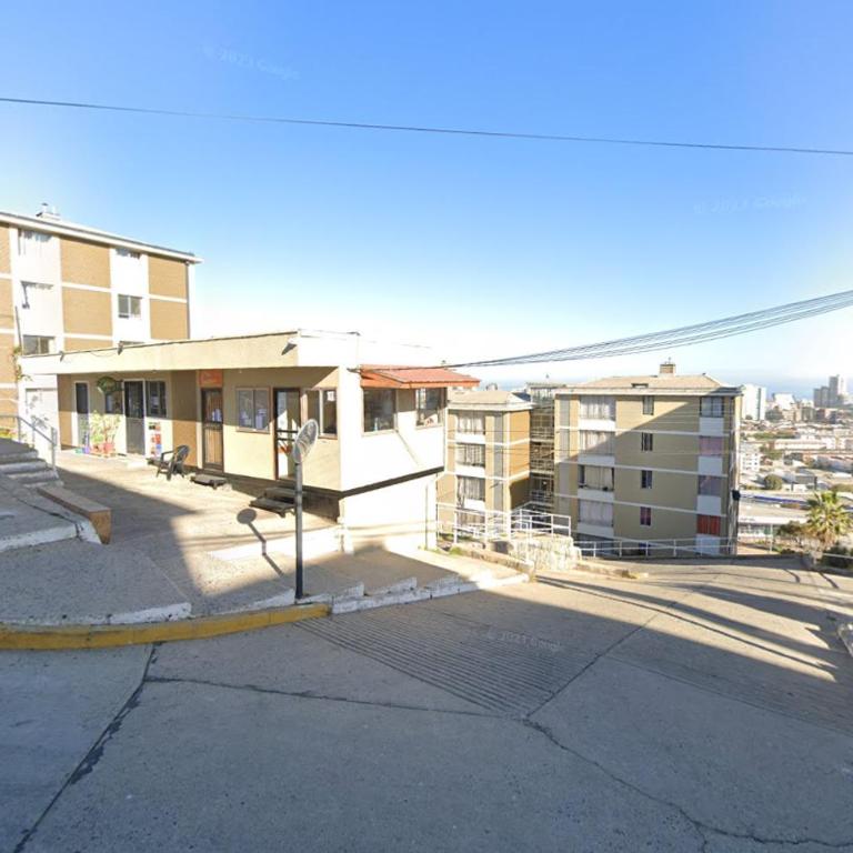 BELLO DEPTO .CERCANO A TODO. - Three-Bedroom Apartment - 1