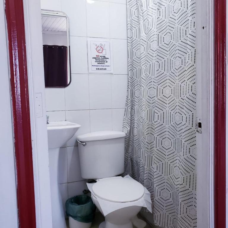 Hostal Arrayan - Habitación Cuádruple con baño privado - 5