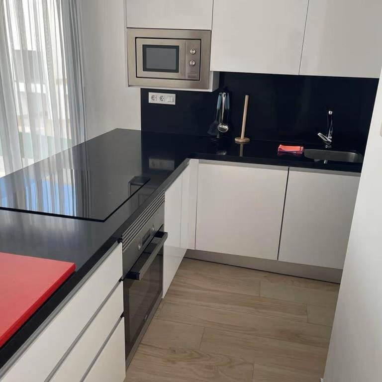 PANORAMISCH modern vakantiehuis in Finestrat bij Benidorm met 3 slaapkamers, gelegen op de 1ste lijn met privézwembad en omheinde privétuin, zicht op zee, de bergen met 'Kilómetro Vertical del Puig Campana' en op de skyline van Benidorm City en Finestrat - Casa de 3 dormitorios - 17