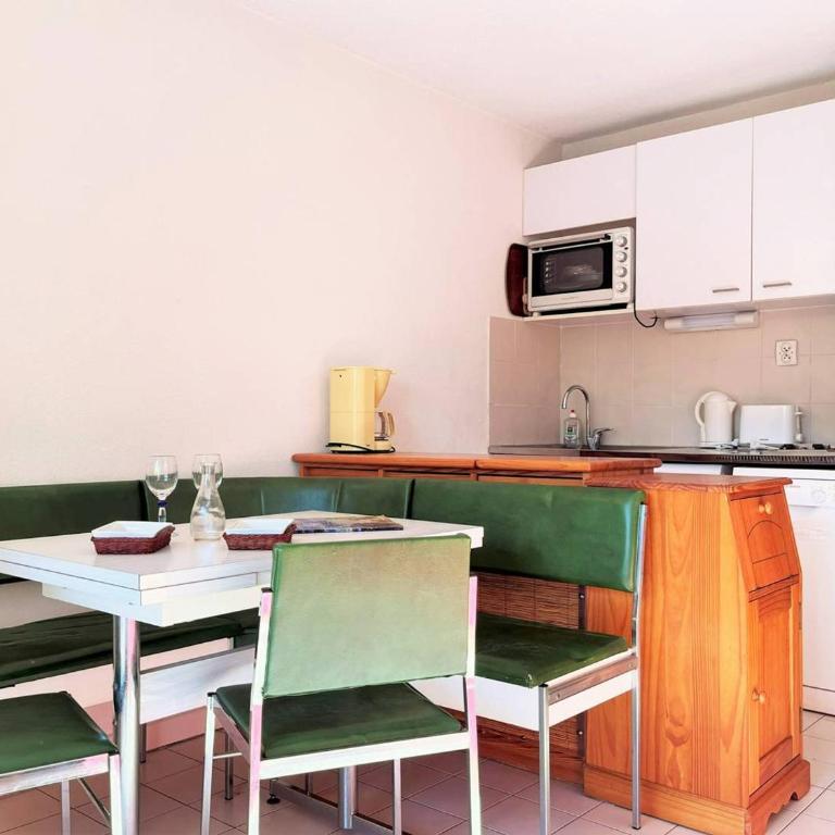 Duplex 3 pièces avec grandes terrasses et parking - 6 couchages - proche plage, Le Lavandou - FR-1-251-534 - Appartement - 4