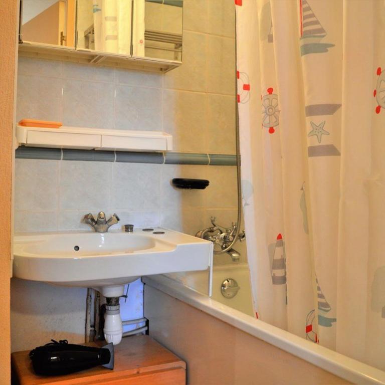 Appartement 2P 4 Couchages avec Balcon et Garage - Proche Plage et Commerces - FR-1-251-520 - Appartamento - 8