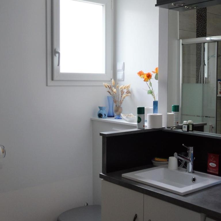 Maison de plain-pied confort 6 pers., proche plage à St Hilaire de Riez, parking privé - FR-1-323-470 - Ferienhaus - 5