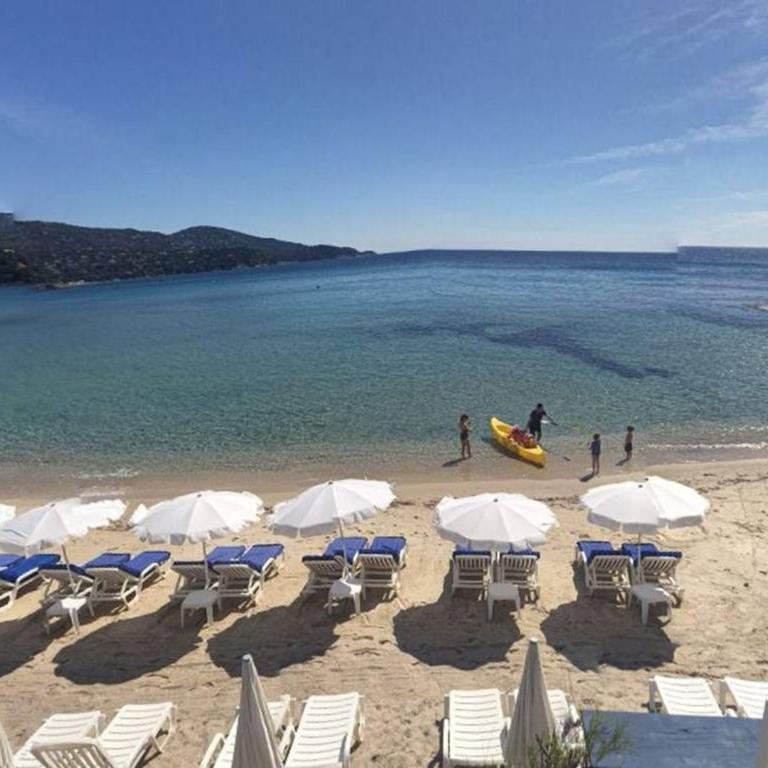 2 Pces, 4 Couchages, Terrasse, Parking, Piscine, Proche Plage et Commerces - Le Lavandou - FR-1-251-558 - Appartement - 17