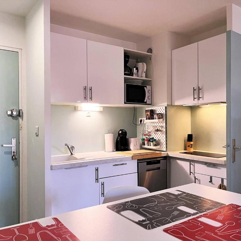 Appartement récemment rénové de 2 pièces avec balcon, climatisé, à 450m de la plage - Bormes-les-Mimosas - FR-1-251-562 - Appartement - 7