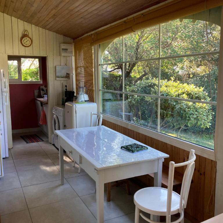 Maison de Charme pour 6 à Biscarrosse-Plage, Proche Centre, Jardin, BBQ, Non-Fumeur, Animaux Non Admis - FR-1-521-229 - Ferienhaus - 2