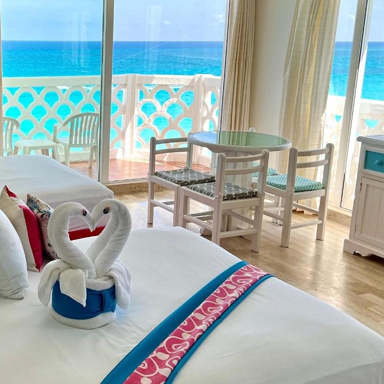 Beachside Apartments Cancun - Studio Apartment with Sea View - 3