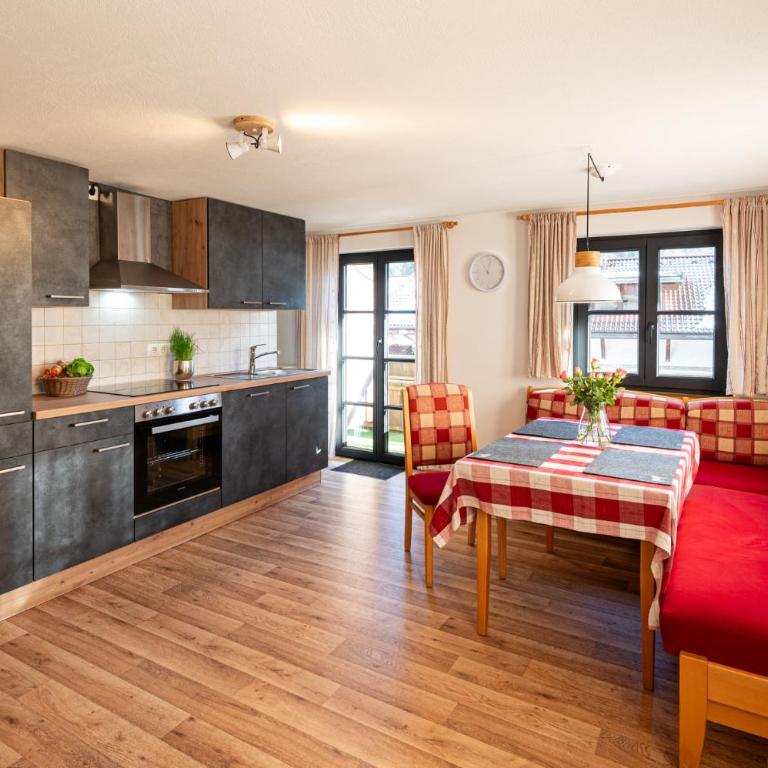 Schittlerhof - Familienapartment mit 2 Schlafzimmern und Aussicht - 1