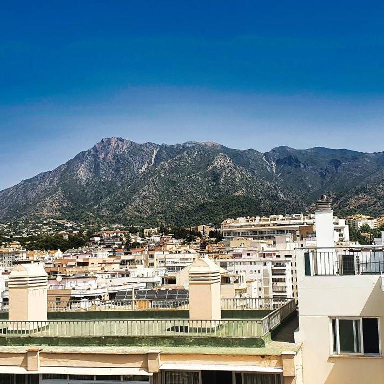 Marbella 2000. Spacious Apartment on the Promenade. - Apartamento de 1 dormitorio - 28