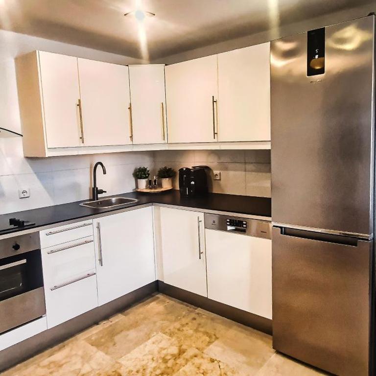 Marbella 2000. Spacious Apartment on the Promenade. - Apartamento de 1 dormitorio - 9