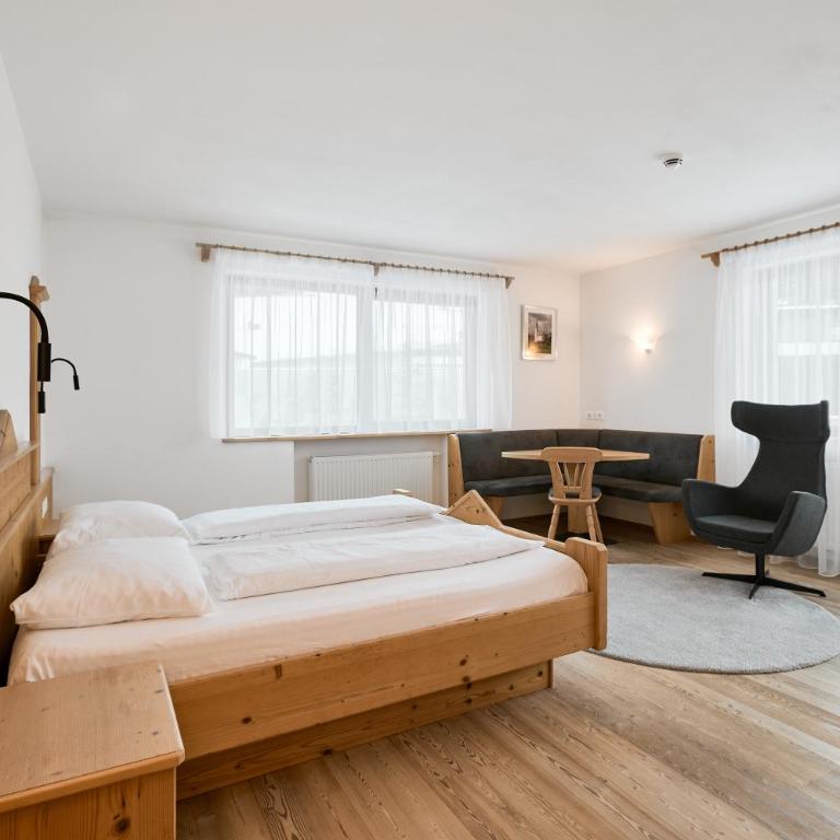 Wellness-Sporthotel Ratschings - Double Room with Balcony - 11