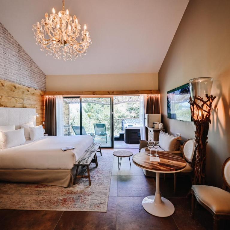 Le Hameau Des Pesquiers Ecolodge & Spa, Curio Collection By Hilton - Chambre Lit King-Size Pesquiers au Bord de la Route avec Bain à Remous - 3