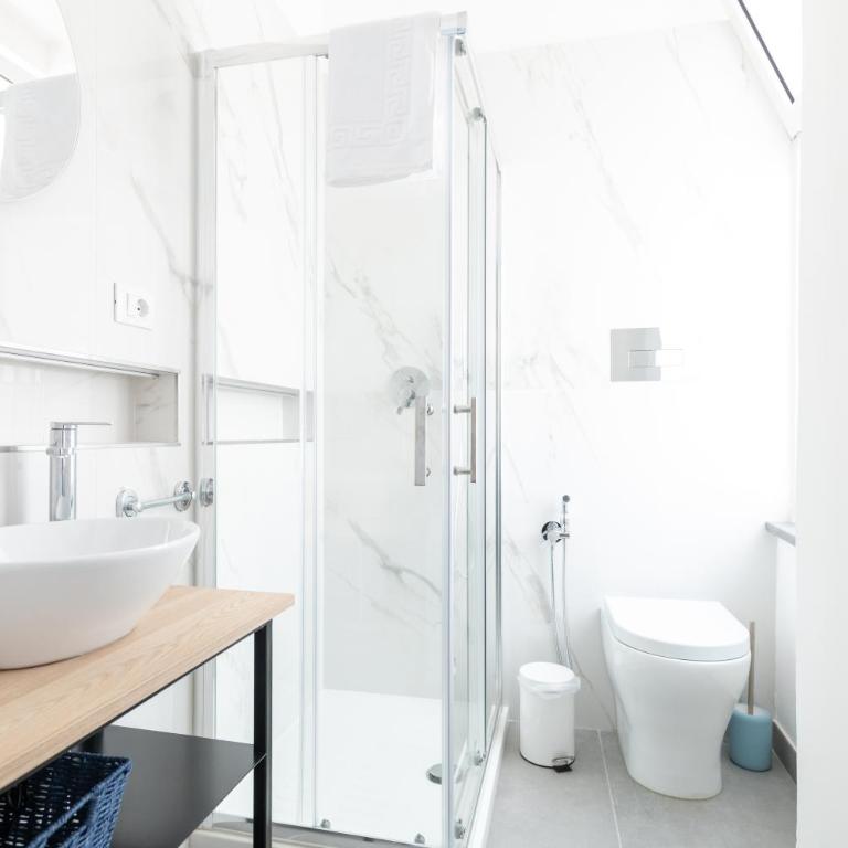 Il Cortile Isola Casa Vacanze - Camera Matrimoniale con Bagno Privato - 9