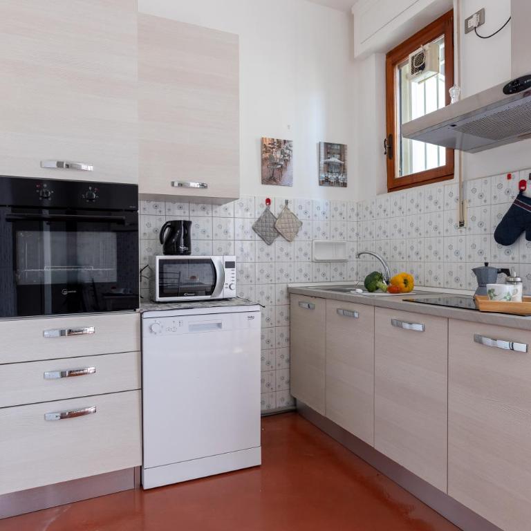 GuestHost - Pisa Quiet and Bright Flats with Balcony - Apartment with Balcony - 6