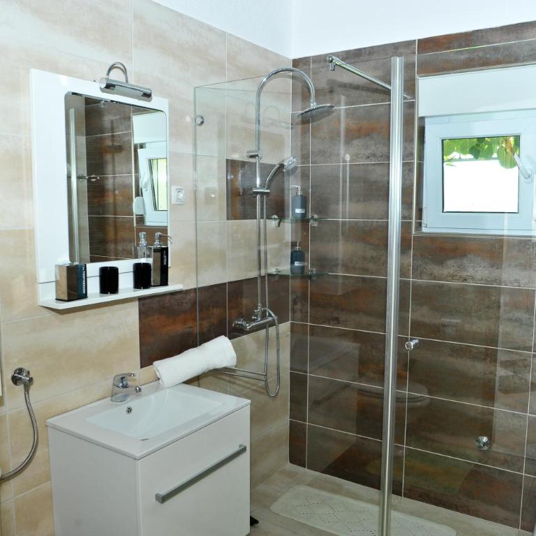 Apartments Lovori-Lorbe - Apartman - Prizemlje - 7