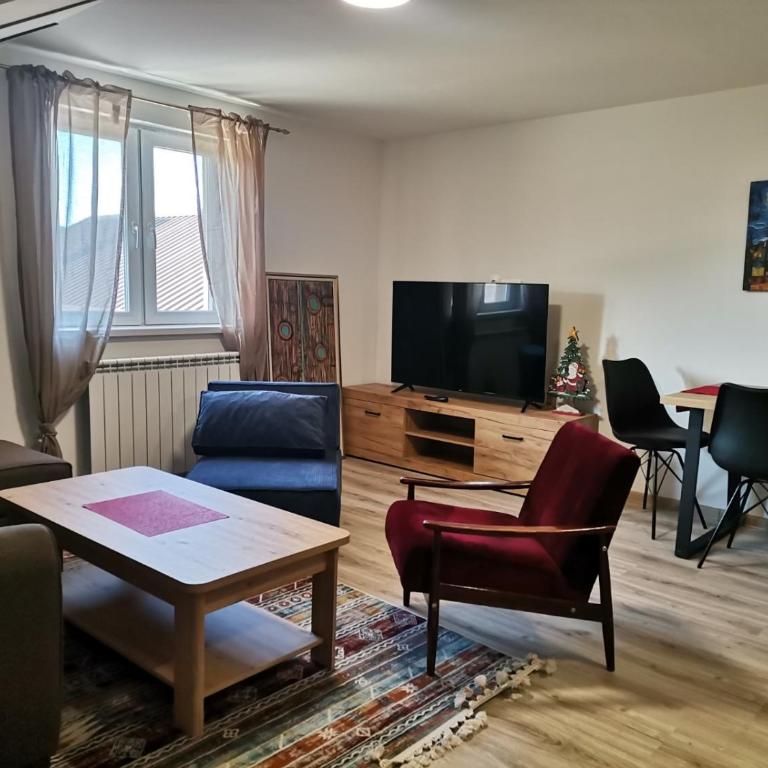 Stan na dan Luna - Two-Bedroom Apartment - 1