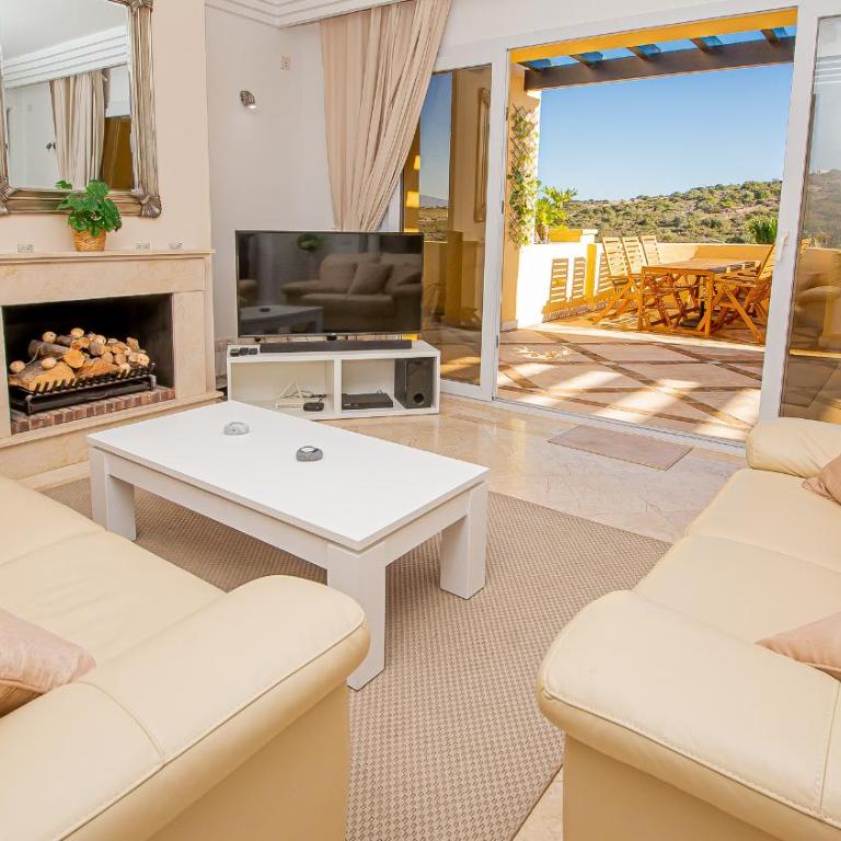 Majestic Hills 5 7 - Apartamento con vistas al jardín - 2