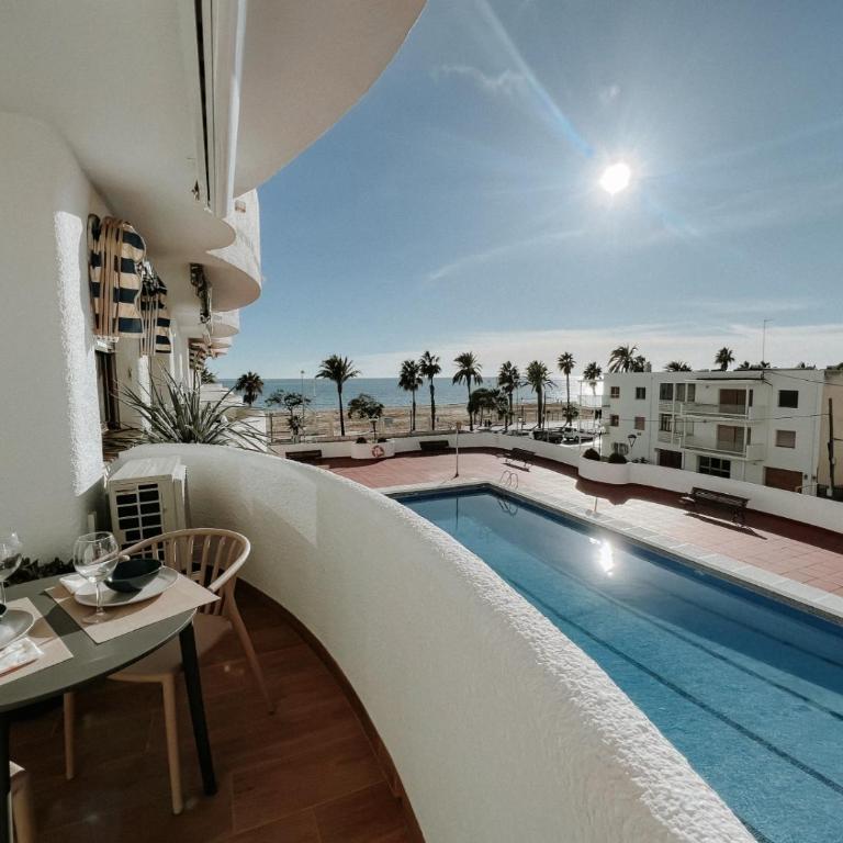 Femina Blue - One-Bedroom Apartment - 1