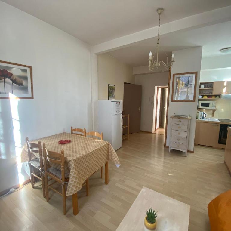 Les Platanes - Monnet Rez de chaussée - Apartment mit 1 Schlafzimmer - 3