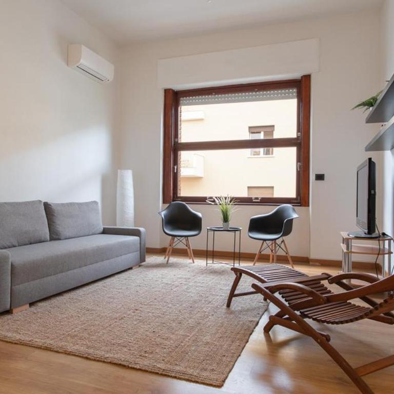 Buscine Home Pescara Centro - Palma gratuita in lido attrezzato - Three-Bedroom Apartment - 1