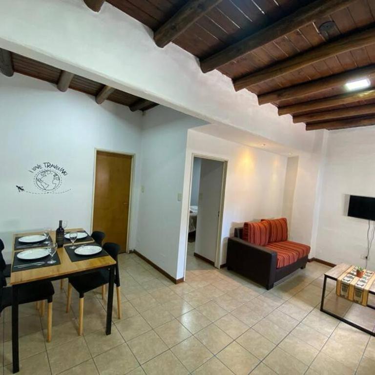 Departamento céntrico 2 dormitorios con terraza Mendoza - Apartamento de 2 dormitorios con terraza - 1