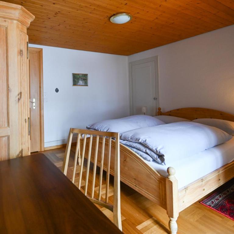 Hotel St. Josefshaus Engelberg - Budget Doppelzimmer mit Gemeinschaftsbad - 1