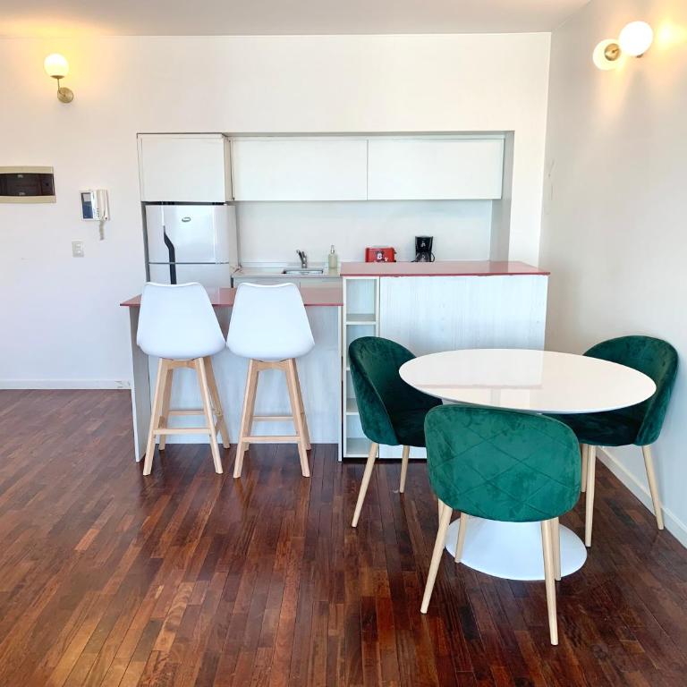Amplio departamento con balcon, zona Palermo hollywood - Apartamento de 1 dormitorio - 8