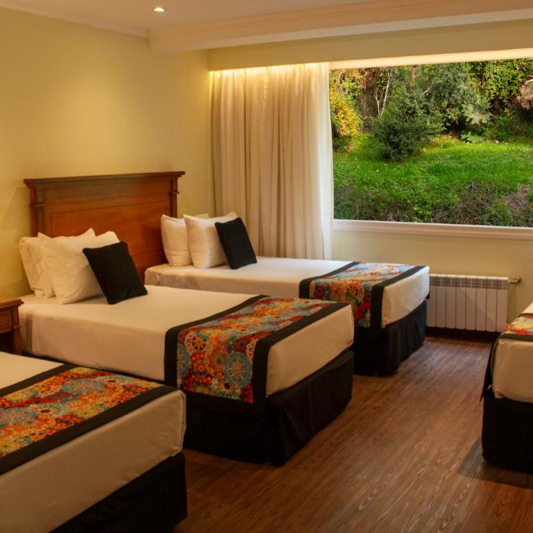 Huinid Bustillo Hotel & Spa - Habitación cuádruple - 2