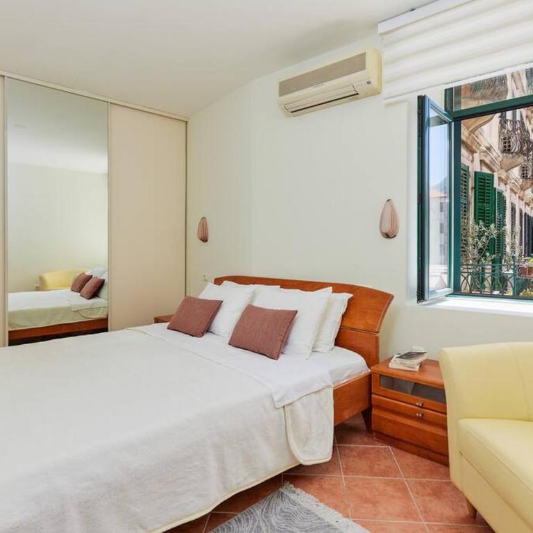 Spacious 1Bedroom on the Main Square of Kotor - One-Bedroom Apartment - 9