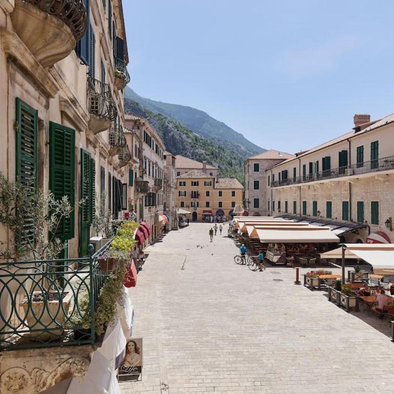Spacious 1Bedroom on the Main Square of Kotor - One-Bedroom Apartment - 12