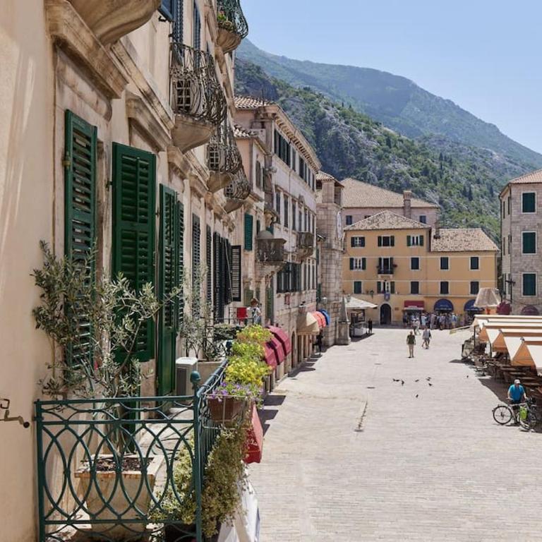 Spacious 1Bedroom on the Main Square of Kotor - One-Bedroom Apartment - 14