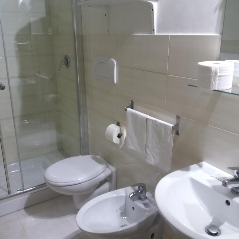 Hotel Costa - Camera Tripla Standard - 5