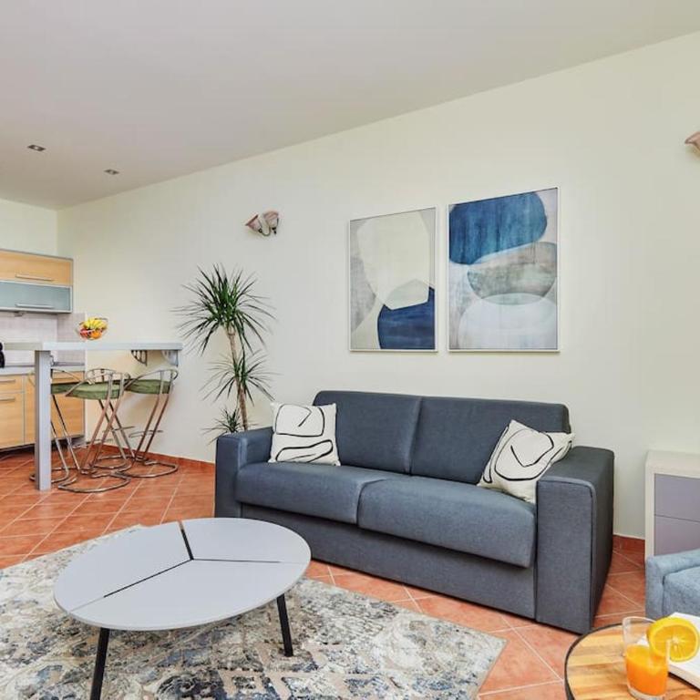 1-Bedroom Flat on the Main Square in the Old Town - One-Bedroom Apartment - 3
