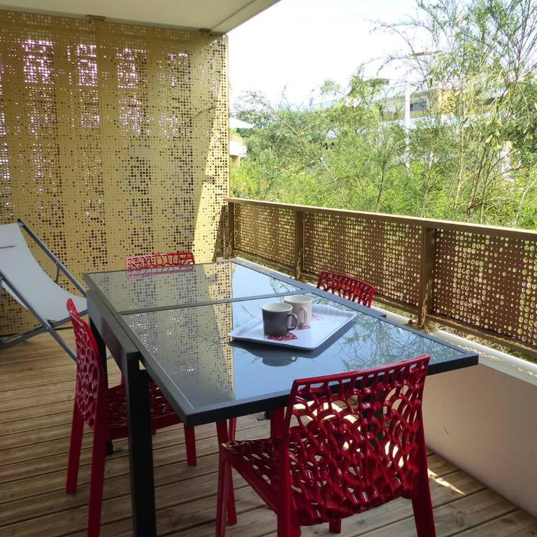 Residence Coeur boise appartement avec terrasse et wifi Espace vert - Apartment - Ground Floor - 1