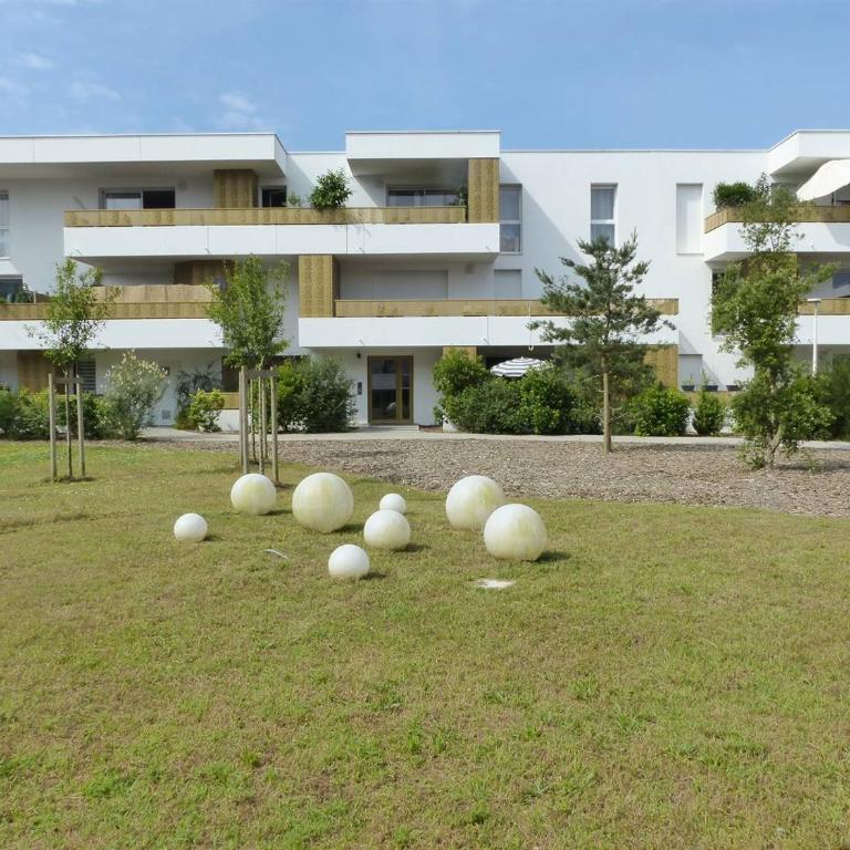 Residence Coeur boise appartement avec terrasse et wifi Espace vert - Apartment - Ground Floor - 3