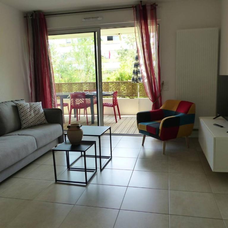 Residence Coeur boise appartement avec terrasse et wifi Espace vert - Apartment - Ground Floor - 5