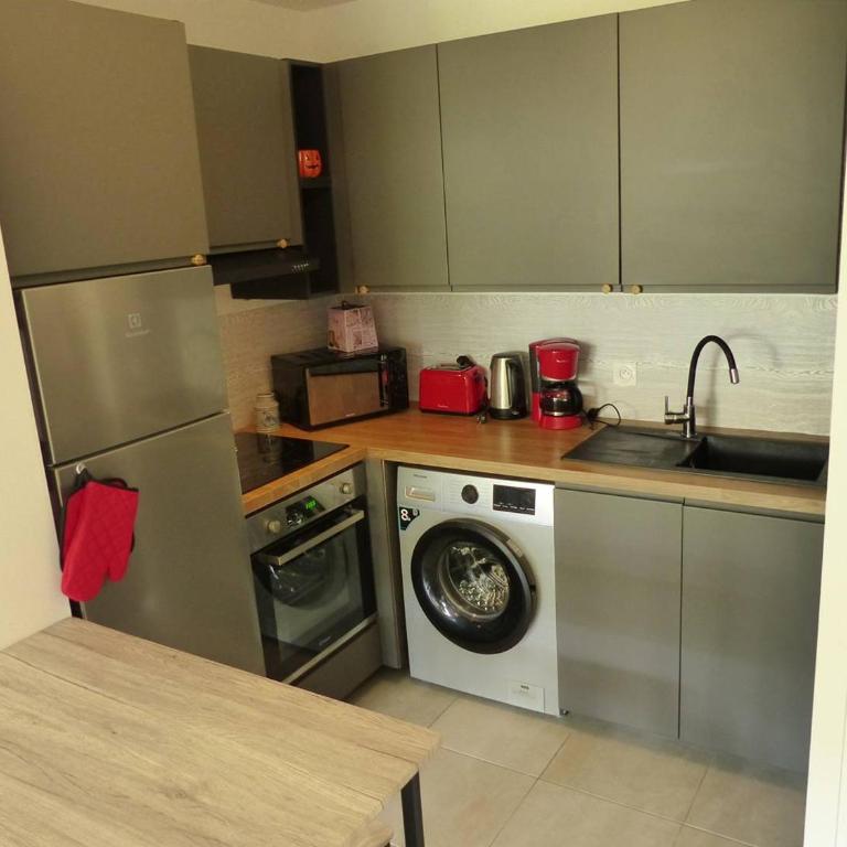 Residence Coeur boise appartement avec terrasse et wifi Espace vert - Apartment - Ground Floor - 8