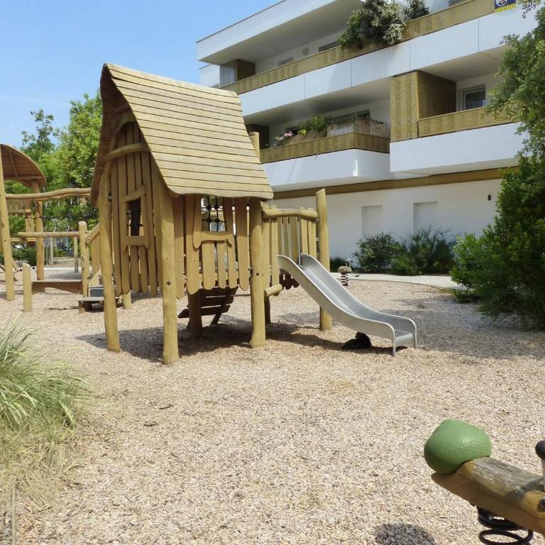 Residence Coeur boise appartement avec terrasse et wifi Espace vert - Apartment - Ground Floor - 14