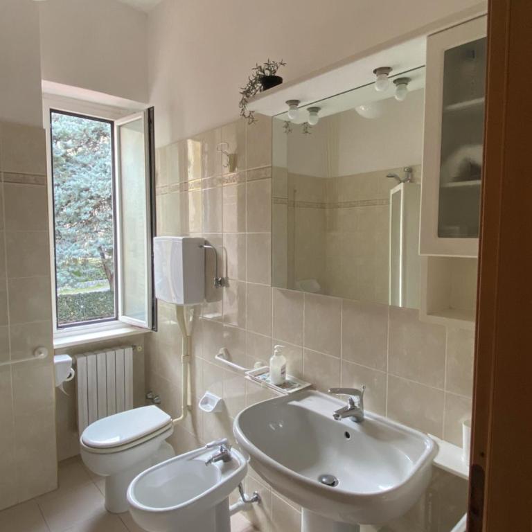 EUCALYPTI11 - Ampio alloggio ristrutturato con 3 camere, 2 bagni, terrazzo, balcone - Apartment mit 2 Schlafzimmern - 28