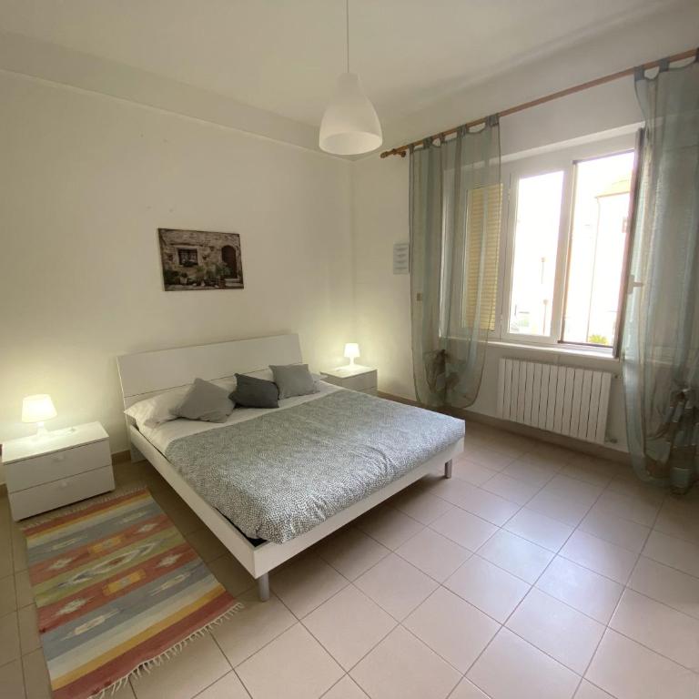 EUCALYPTI11 - Ampio alloggio ristrutturato con 3 camere, 2 bagni, terrazzo, balcone - Apartment mit 2 Schlafzimmern - 7