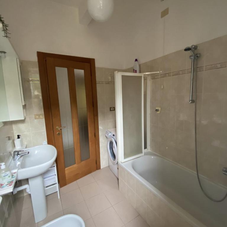 EUCALYPTI11 - Ampio alloggio ristrutturato con 3 camere, 2 bagni, terrazzo, balcone - Apartment mit 2 Schlafzimmern - 30
